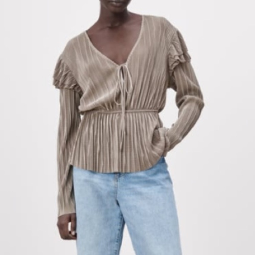 ZARA woman’s ruffled plated blouse
